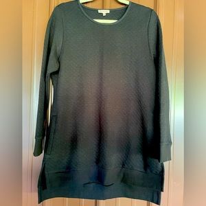 NWOT UG Apparel Womens Black Long Sleeve Quilted Pocket Tunic